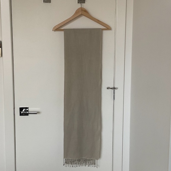 Portolano pashmina with rolled fringes - Picture 2 of 7